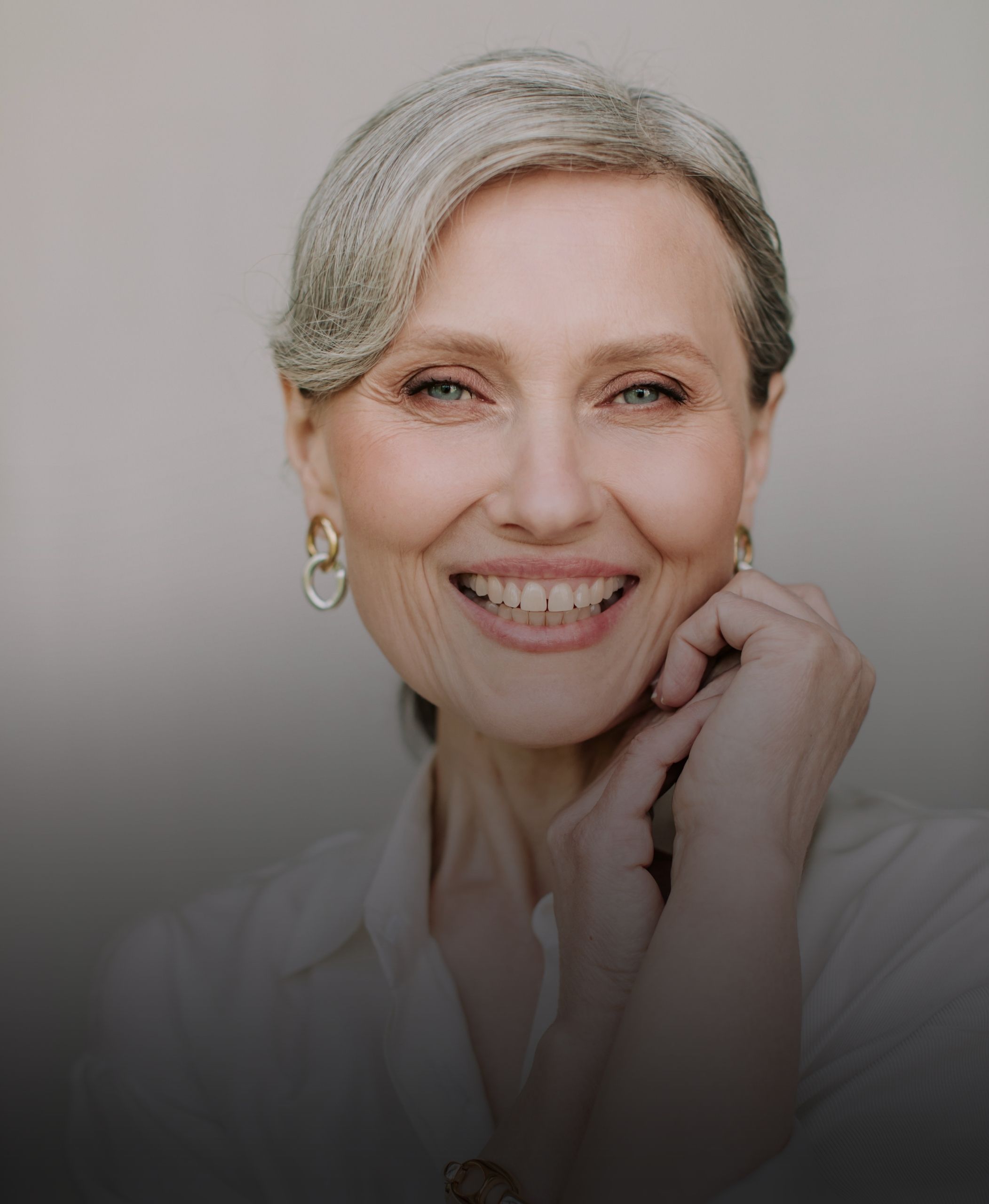 Ce se întâmplă cu pielea ta la menopauză și ce soluții moderne ai pentru a o menține fermă și sănătoasă